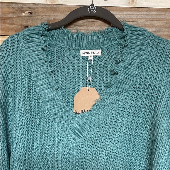 Main Strip Teal size Medium V-Neck Distressed Soft Oversized Cropped Sweater - Picture 3 of 7
